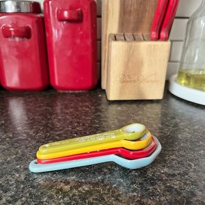 Pioneer Women measuring spoons